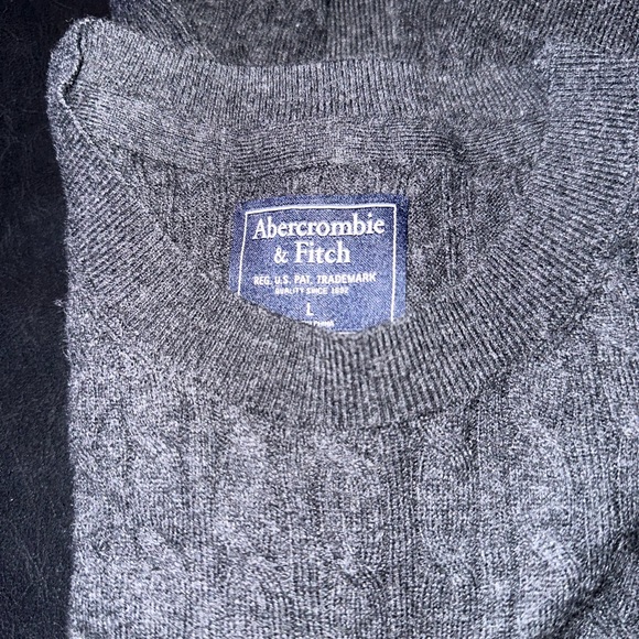 A&F Wool sweater. - Picture 5 of 11